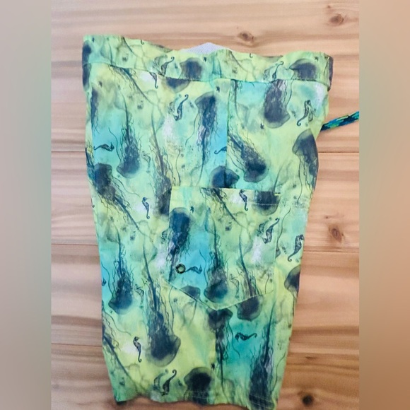 NEW OFFCORSS Boys Swim Trunks Size 10 Green Jellyfish and Seahorses NWT - Picture 11 of 14